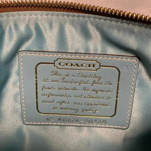 COACH SHOULDER BAG,PURSE. EUC,She’s a BEAUTY ❣️Zipper can be a little tricky. - Picture 5 of 6